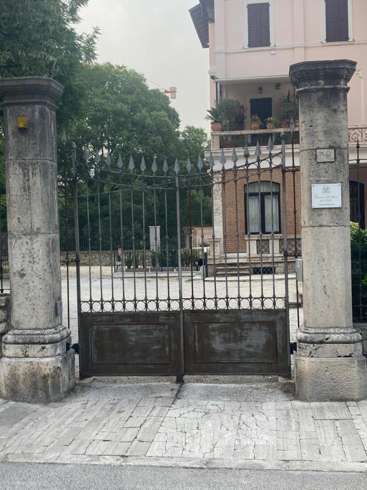 Villino Mari Camere Con Parcheggio Privato Gratuito Ascoli Piceno Exteriör bild